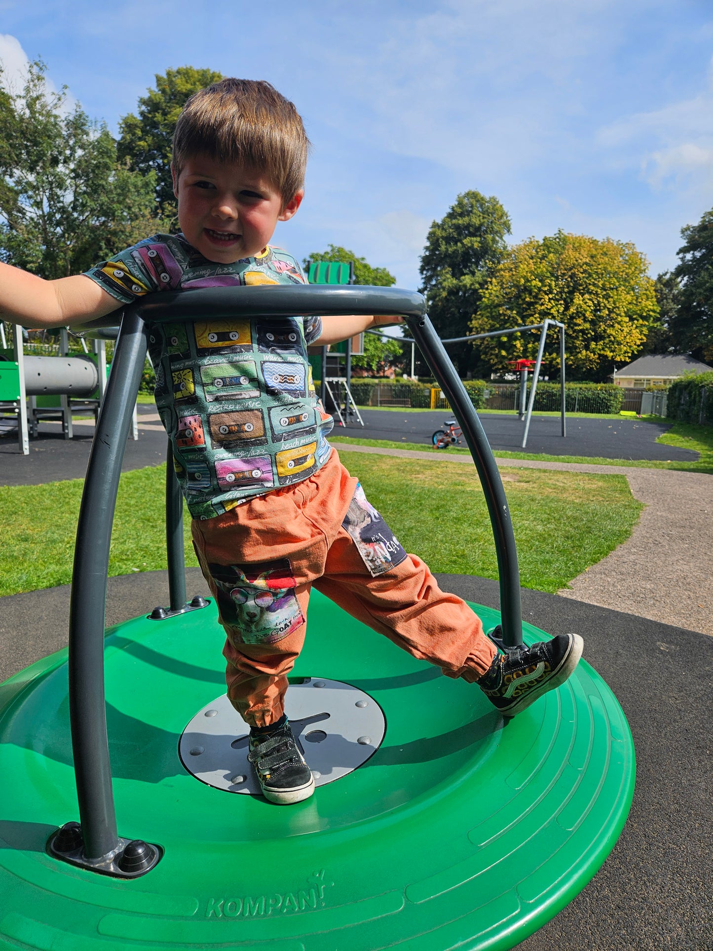 Kids cargo trousers